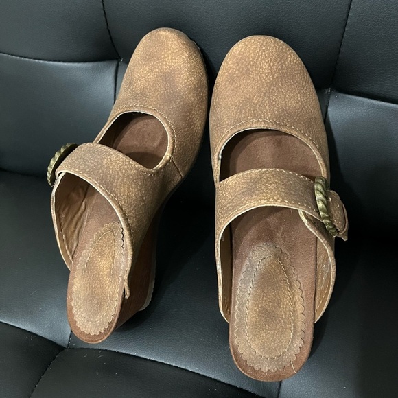 BareTraps Luna Brown Suede Mules with Adjustable Strap - Picture 4 of 4